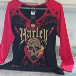 NWT Harley-Davidson Red and Black Skull Graphic Tee *SIZE LARGE